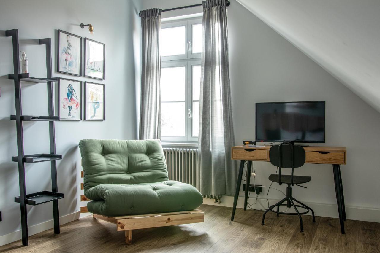 Palac I Folwark Brzeznica Buitenkant foto